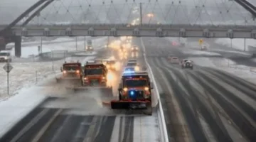 بسبب عاصفة شتوية.. انقطاع الكهرباء عن 160 ألف مشترك وإلغاء آلاف الرحلات بأمريكا